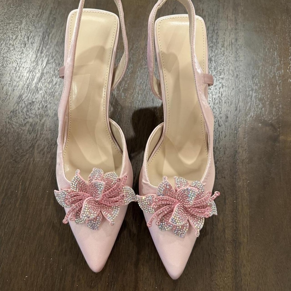 Women's Pink heels - Picture 1 of 3
